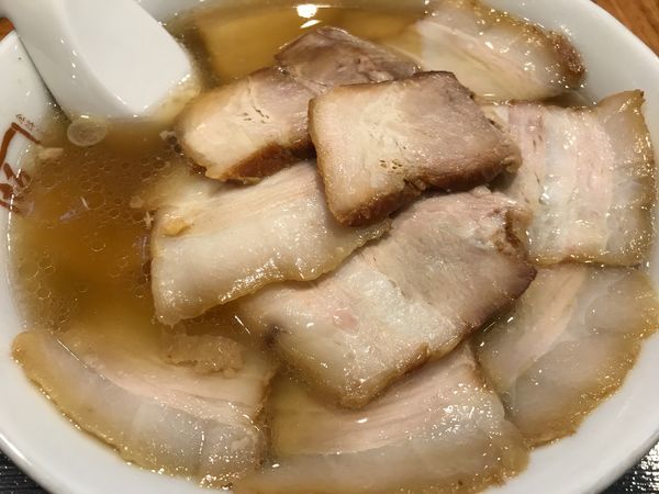 「焼豚らーめん（¥940）」@喜多方ラーメン 坂内 歌舞伎町店の写真