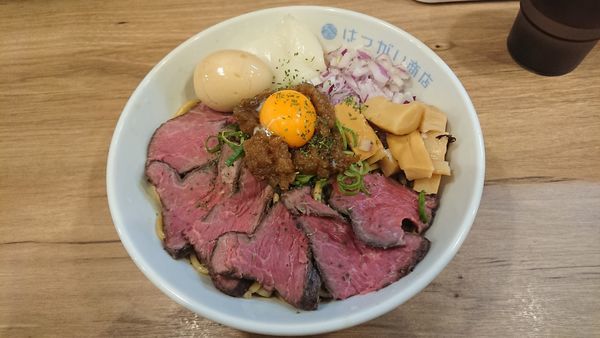 「ローストビーフのあえそば （大盛） 980円」@はつがい商店の写真