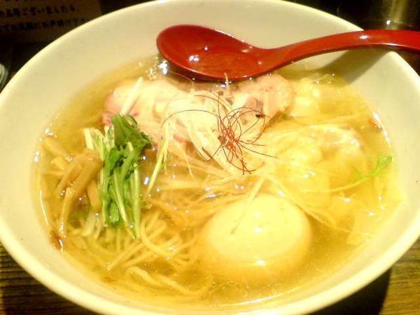 「香彩鶏だし特製塩らーめん(990円)」@麺屋 翔 西新宿本店の写真