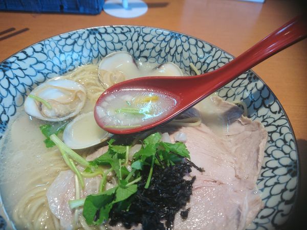 「鯛と蛤の中華そば 850円」@㐂九八 ～garage～の写真