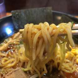 「極」赤味噌ラーメン　￥８８０