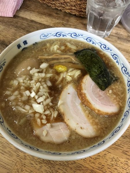 「背脂煮干しラーメン」@二葉 上荻店の写真