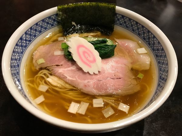 「【気まぐれ限定】羅臼昆布と鮭節の中華そば」@中華そば 四つ葉の写真