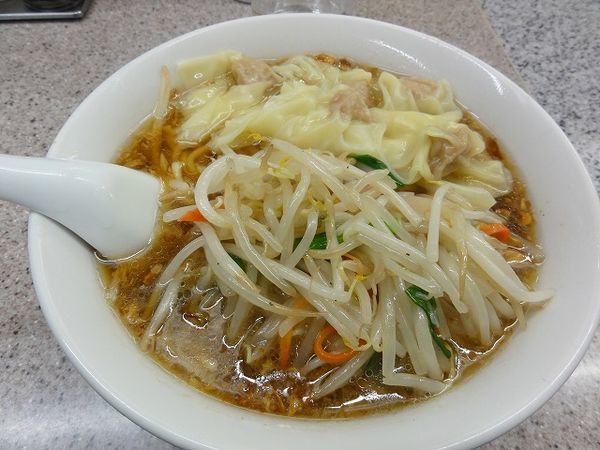 「もやしワンタン麺　950円」@中華麺店 喜楽の写真