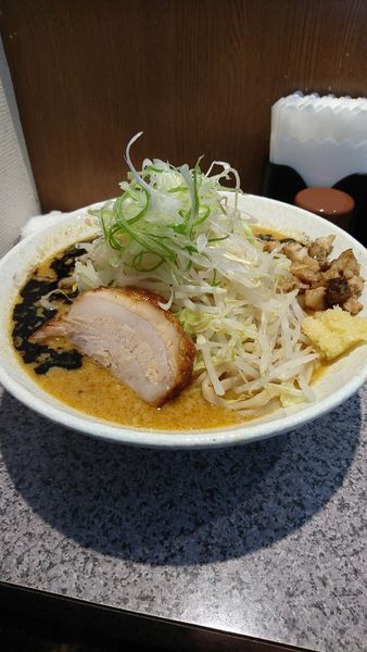 「味噌ラーメン マー油 930円全増し」@ラーメン宮郎の写真