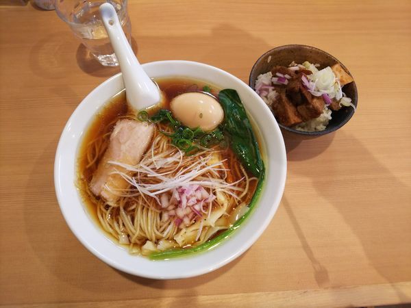 「味玉醤油ラーメン＋炙り丼」@支那蕎麦屋 藤花の写真