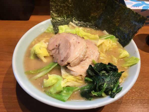 「ラーメン ＋ クーポンキャベツ」@らーめん 晴れる家の写真