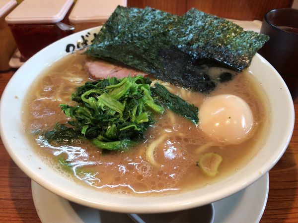 「味玉ラーメン 中盛 ¥850」@横浜家系ラーメン つばさ家 立川店の写真