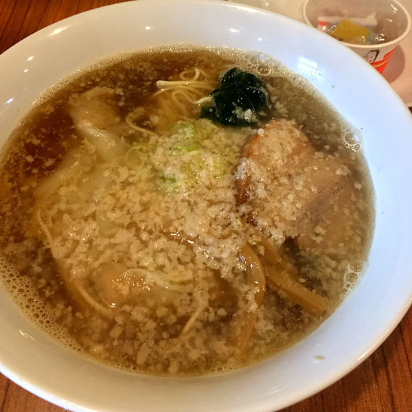 「ラーメン400円　ワンタン50円　納豆70円　背脂10円」@麺＆cafe Coi.Coi.の写真