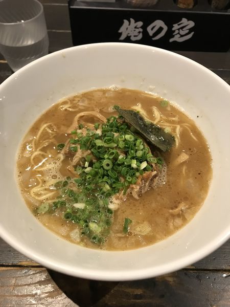 「掛け豚そば ¥830」@俺の空 池袋店の写真