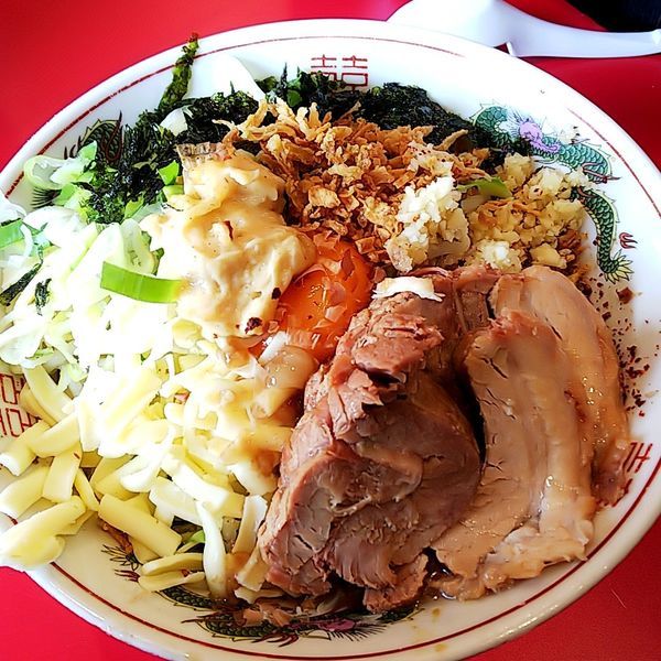 「汁なし（全部マシ）＋チーズ」@ラーメン英二の写真