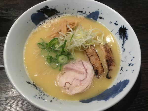 「濃厚鶏そば」@鶏そば 雫一 大袋店の写真