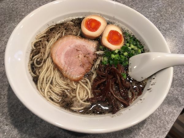「黒ラーメン」@麺屋 MANIの写真