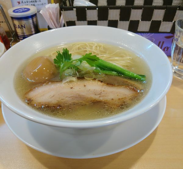 「塩らーめん 味玉」@らーめんDINING れんげの写真