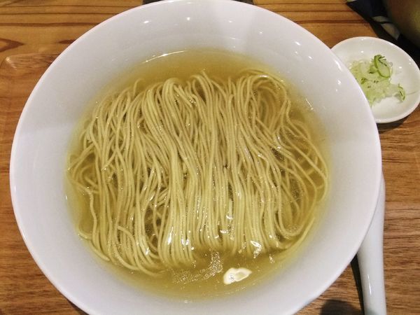 「岩手ほろほろ鳥のかけラーメン（700円）」@ラーメン ル・デッサンの写真