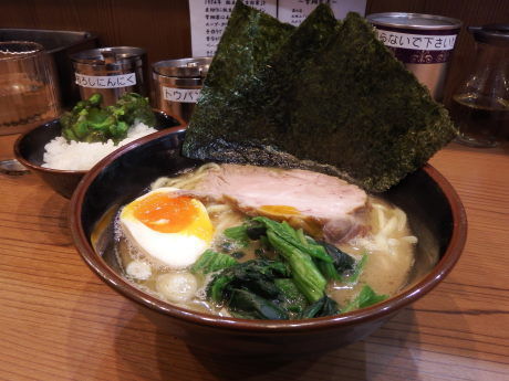 「ワンコインハーフらーめん」@横浜らーめん 二代目 常翔家の写真