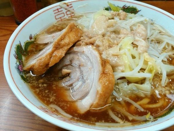 「ラーメン（麺半分ニンニク少しアブラ）」@ラーメン二郎 亀戸店の写真