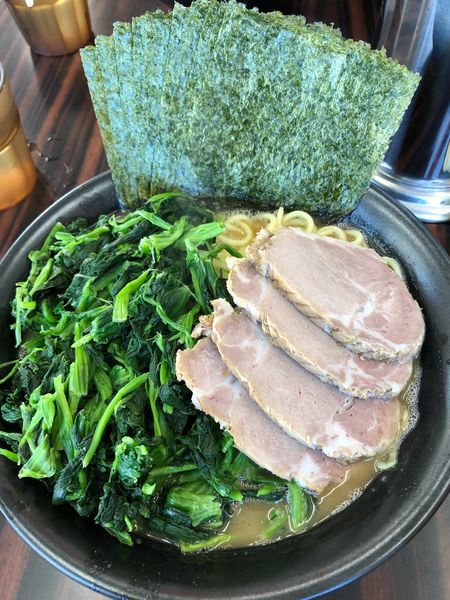 「チャーシューめん大盛りのりほうれん草」@武蔵家直系 ぼうそう家の写真