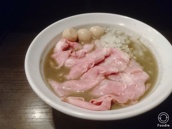 「煮干しそば  肉まし うずら」@灰汁中華 丿貫 福富町本店の写真