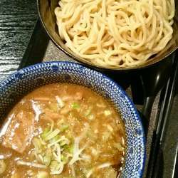 豚骨魚介つけ麺  750円