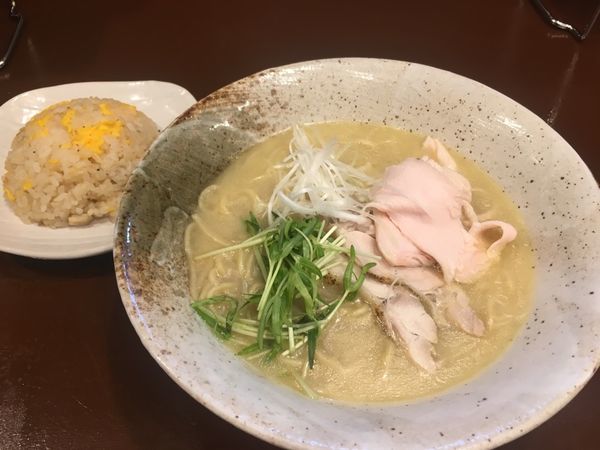 「熟成鳥そば(730円)」@めん処 金太の写真