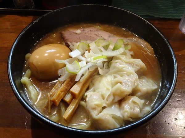 「特中華そば（930円）麺多め」@麺 池谷精肉店の写真