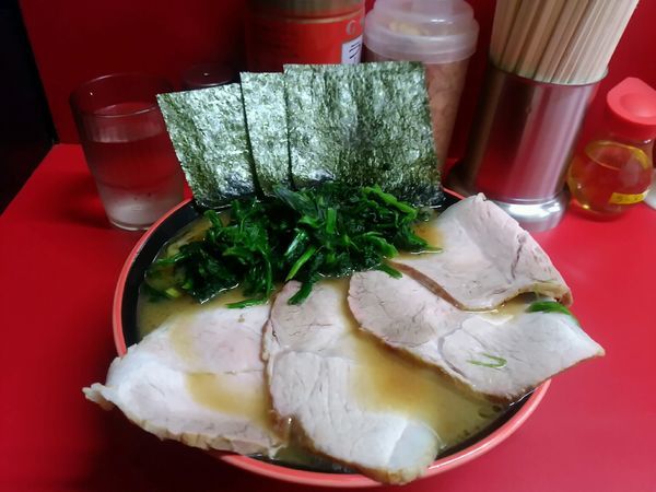「チャーシュー麺中盛ほうれん草増し」@横濱家系ラーメン 勝鬨家の写真