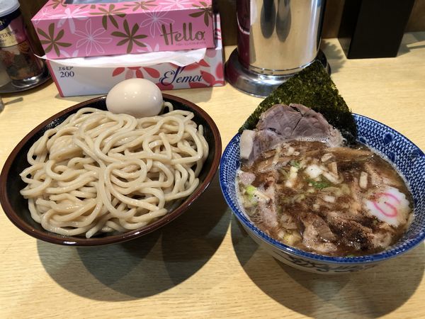 「つけ半チャーシュー+味玉+ビール」@くり山の写真