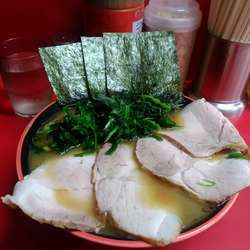 チャーシュー麺中盛ほうれん草増し