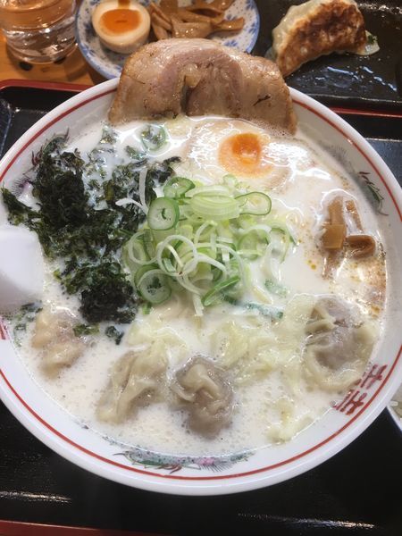 「牛乳塩ラーメン+ワンタントッピング」@麺家 香湯らーめんの写真
