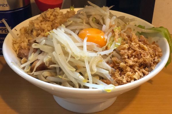 「限定しお:800円＋汁なし:80円＋ショウガ:50円」@豚星。の写真