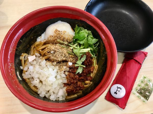 「汁なし担々麺」@無添 くら寿司 千里丘店の写真