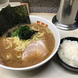 ラーメン中盛り 半ライス