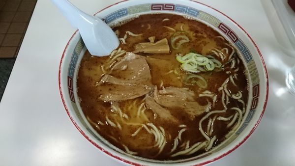 「醤油ラーメン(大盛り)850円」@ラーメン 蜂屋 5条創業店の写真