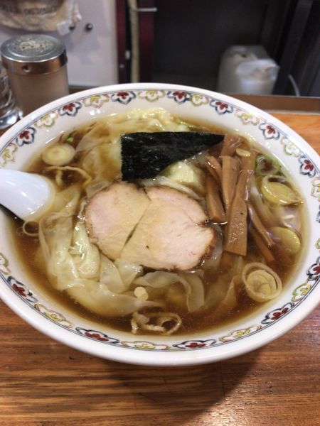 「ワンタン麺」@春木屋 荻窪本店の写真