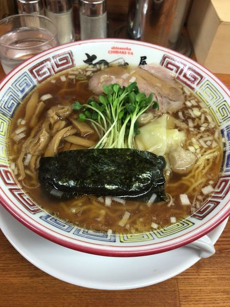 「わんたん醤油ラーメン」@ちばき屋 葛西店の写真