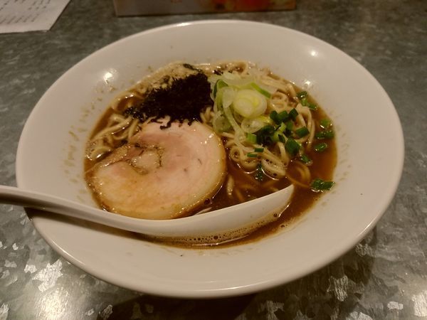 「醤油らぁめん(並盛・130g)780円」@らぁめん家 有坂の写真