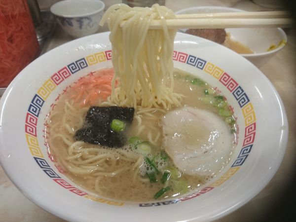 「ラーメン400円＋おでん2ｺ 180円」@丸星中華そばセンターの写真