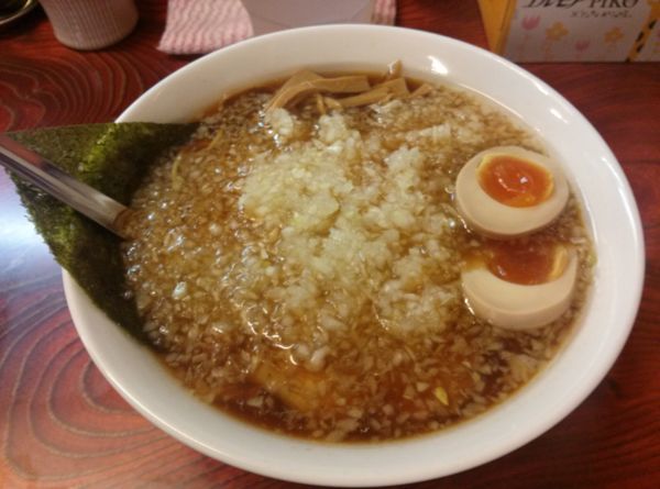「薬味ラーメン大盛り+味玉」@びんびん亭 府中店の写真