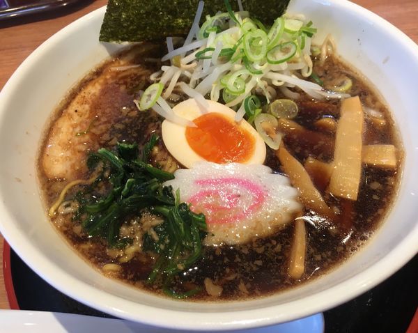 「特選醤油らーめん」@優勝軒 麺や十兵衛 所沢店の写真