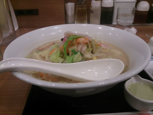 「長崎ちゃんぽん+ちゃんぽんドレッシング(ゆず胡椒風味)」@長崎ちゃんぽん  リンガーハット 新横浜北口店の写真