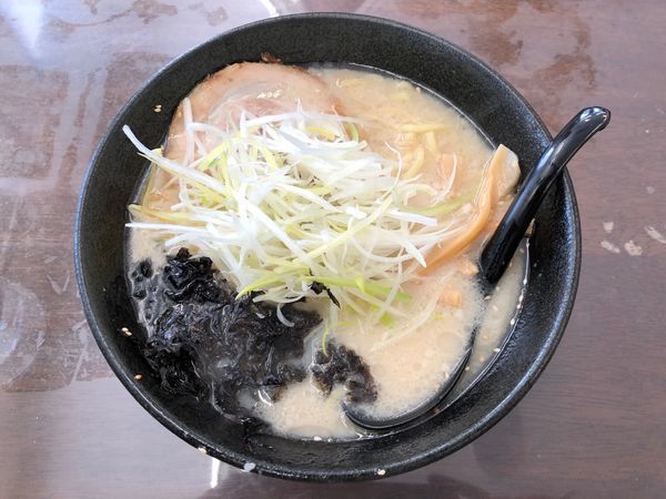 「塩ねぎらーめん」@関東風とんこつらーめん 五衛門 谷田部店の写真