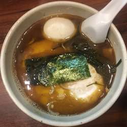 味付け卵醤油らーめん