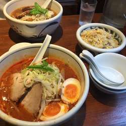 味噌ラーメン、炒飯、餃子
