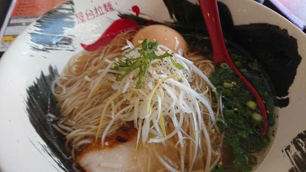 「牛骨ラーメン(味玉)」@屋台拉麺 一’sの写真