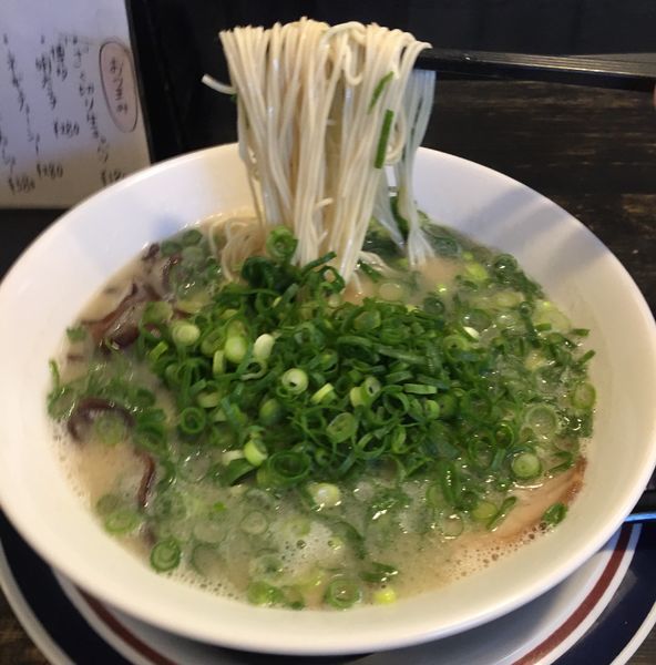「ネギラーメン780円+替え玉100円」@博多ラーメン ごたるの写真