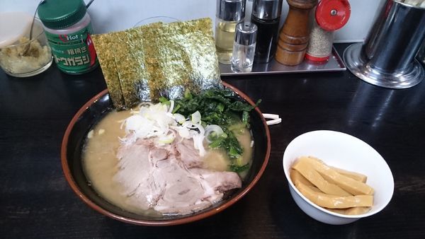 「ラーメン大盛・メンマ(味濃いめ)￥１１００」@雷家の写真