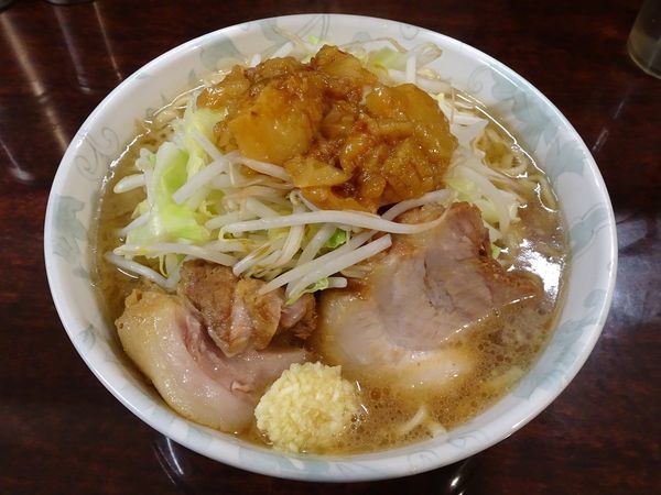 「小ラーメン（700円）ニンニクアブラ」@ラーメン二郎 めじろ台店の写真
