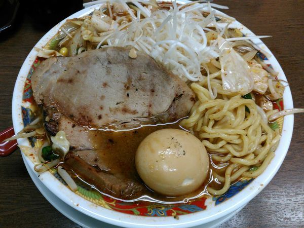 「辛唐麺ネギ ￥950・味玉」@まぐろラーメン 大門の写真
