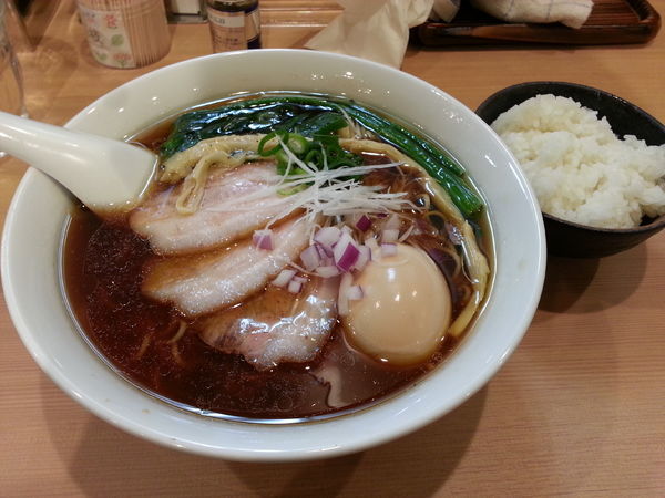 「特製醤油ラーメン」@支那蕎麦屋 藤花の写真